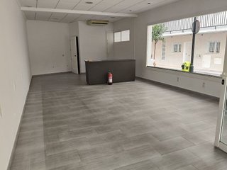 Local comercial en venta en Zona Puerto Deportivo en Fuengirola