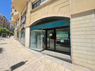 Local comercial en venta en San Ildefonso - Catedral en Jaén