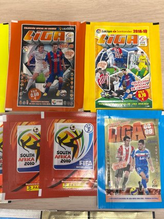 Lote 18 sobres cromos fútbol (Panini)