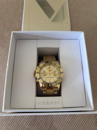 Reloj Mark Maddox Dorado con Cristales