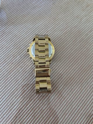 Reloj Mark Maddox Dorado con Cristales