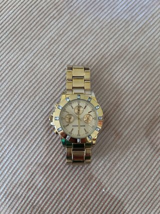Reloj Mark Maddox Dorado con Cristales