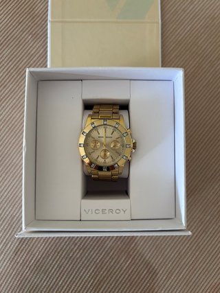 Reloj Mark Maddox Dorado con Cristales