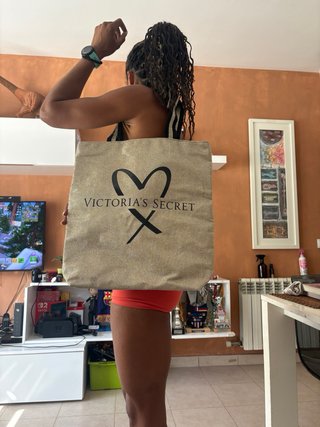 Bolso Victoria's Secret Dorado