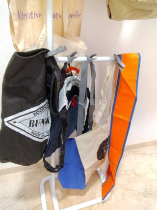 Lote 10 de bolsos y mochila