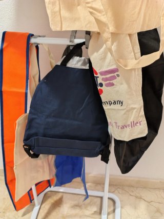Lote 10 de bolsos y mochila