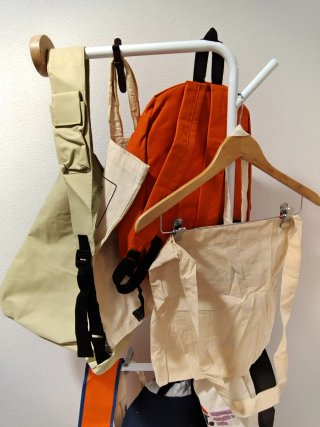 Lote 10 de bolsos y mochila