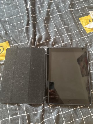 iPad A1893 Negro + Funda