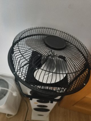 Ventilador Negro y Blanco