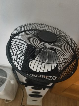 Ventilador Negro y Blanco