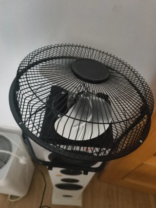 Ventilador Negro y Blanco