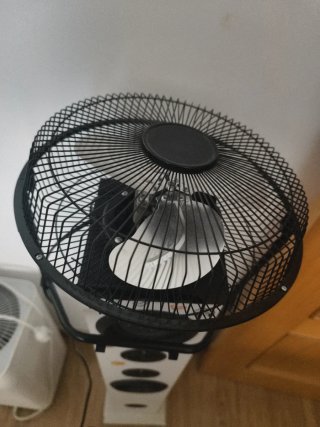 Ventilador Negro y Blanco