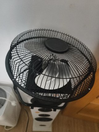 Ventilador Negro y Blanco