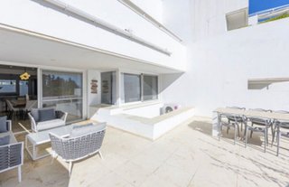 Ático en alquiler en Lomas de Marbella Club en Marbella