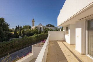 Ático en alquiler en Lomas de Marbella Club en Marbella