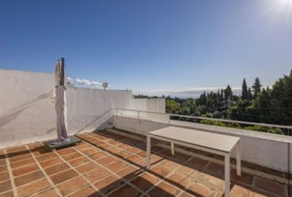 Ático en alquiler en Lomas de Marbella Club en Marbella