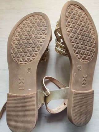 Sandalias doradas