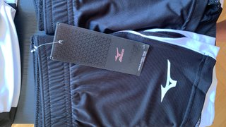 Mallas Mizuno Negras y Blancas