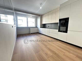 Piso en venta en Plaza España - Villa Pilar - Reyes Católicos - Vadillos en Burgos