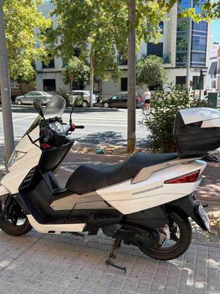 Kymco Xciting 500 Maxi Scooter