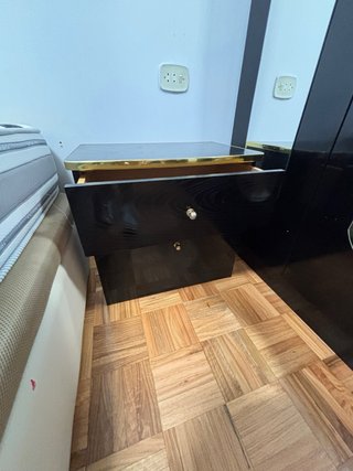 Habitación: Armario, 2 Mesitas y Cómoda