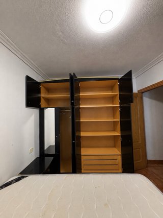 Habitación: Armario, 2 Mesitas y Cómoda