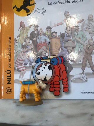 Figura Tintin Milu escafandra lunar