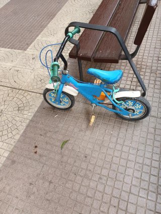 Bicicleta infantil azul