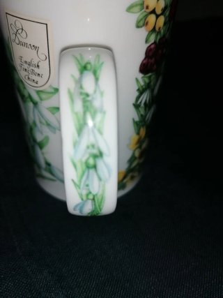 Tazza in ceramica decorata