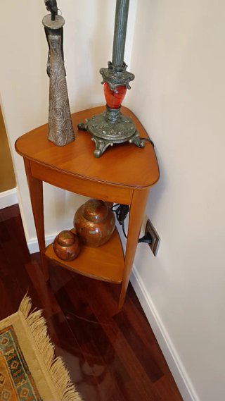 Mesa auxiliar rincón madera