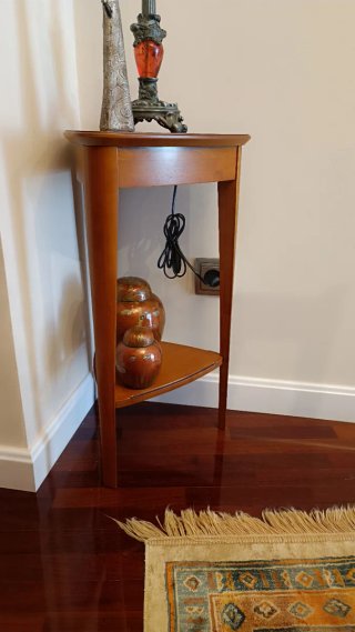 Mesa auxiliar rincón madera