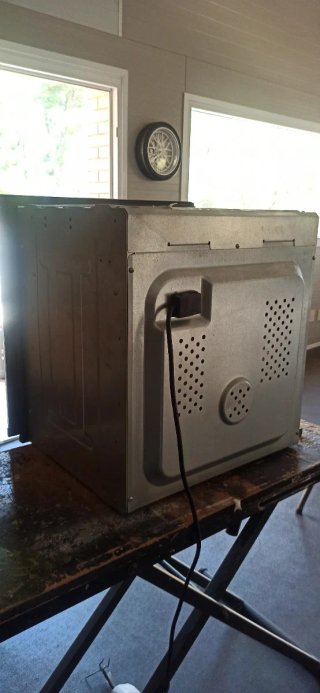 Horno Nodor limpio funciona bien cocina casi