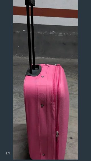 Maleta de cabina rosa con logo En perfecto estado