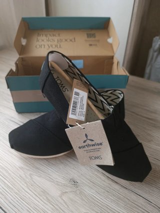 TOMS alpargatas negras de algodón reciclado