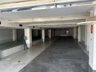 Local comercial en alquiler en Joc de la Bola - Camps d'Esports - Ciutat Jardí - Montcada en Lleida