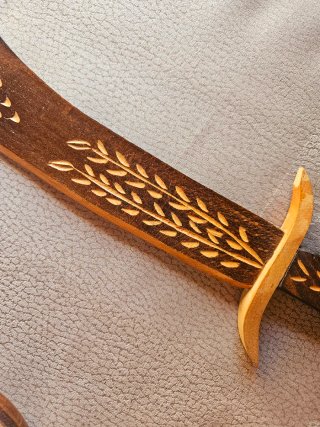 Portagioie scatola legno intagliato a mano