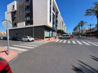 Local comercial en alquiler en Roquetas Centro en Roquetas de Mar
