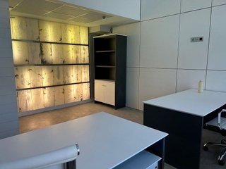 Oficina en alquiler en La Carolina-Guadalpín en Marbella