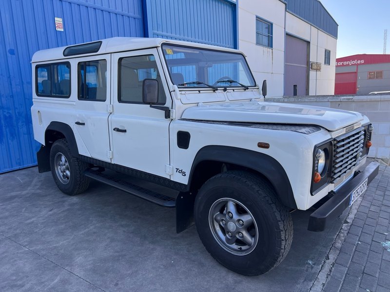 Land Rover Defender - foto 1