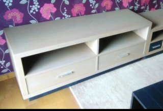 Mueble de salón TV beige y morado