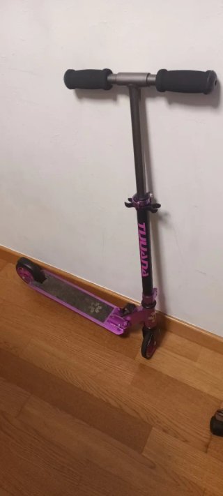 Patinete rosa-violeta metalizado