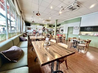 Local comercial en venta en Campos de Golf - Villa Martin - Los Dolses en Orihuela