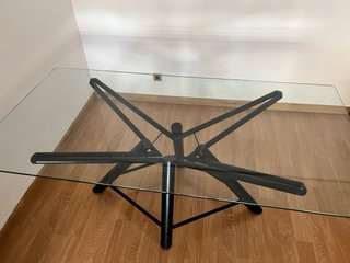 Mesa de comedor cristal diseño moderno