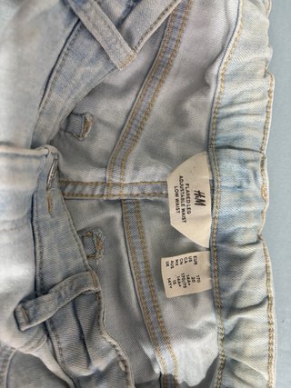 Pantalón vaquero campana azul claro
