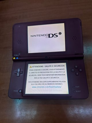 Nintendo DSi XL Rosso