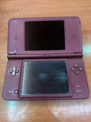 Nintendo DSi XL Rosso