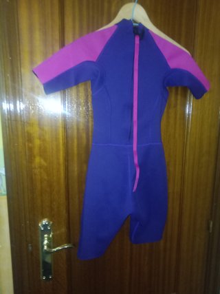 Neopreno niña OLAIAN manga corta talla 12