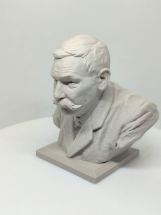 Busto Benito Pérez Galdós in plastica