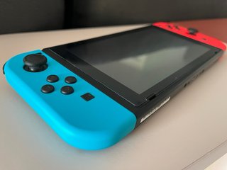 Nintendo Switch + Accesorios Azul/Rojo