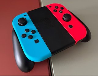Nintendo Switch + Accesorios Azul/Rojo